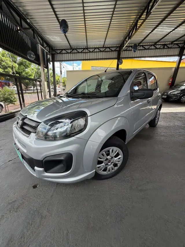 Carro Fiat Uno 2019 Attractive 1.0 8V (Flex) 4p