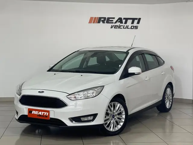 Carro Ford Focus Sedan 2016 SE 2.0 PowerShift