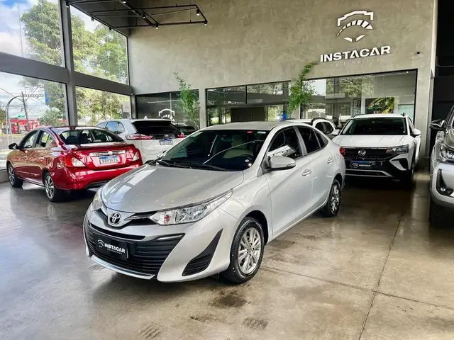Carro Toyota Yaris Sedan 2022 1.5 XL Plus Connect CVT (Flex)