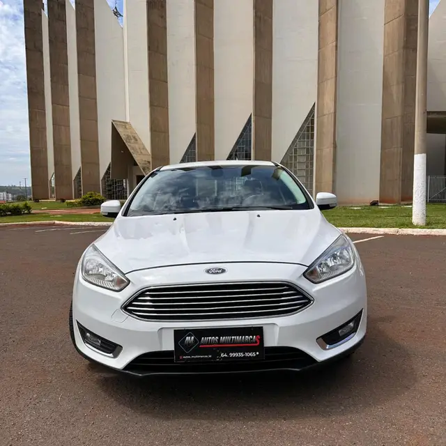 Carro Ford Focus Hatch 2016 Titanium Plus 2.0 PowerShift