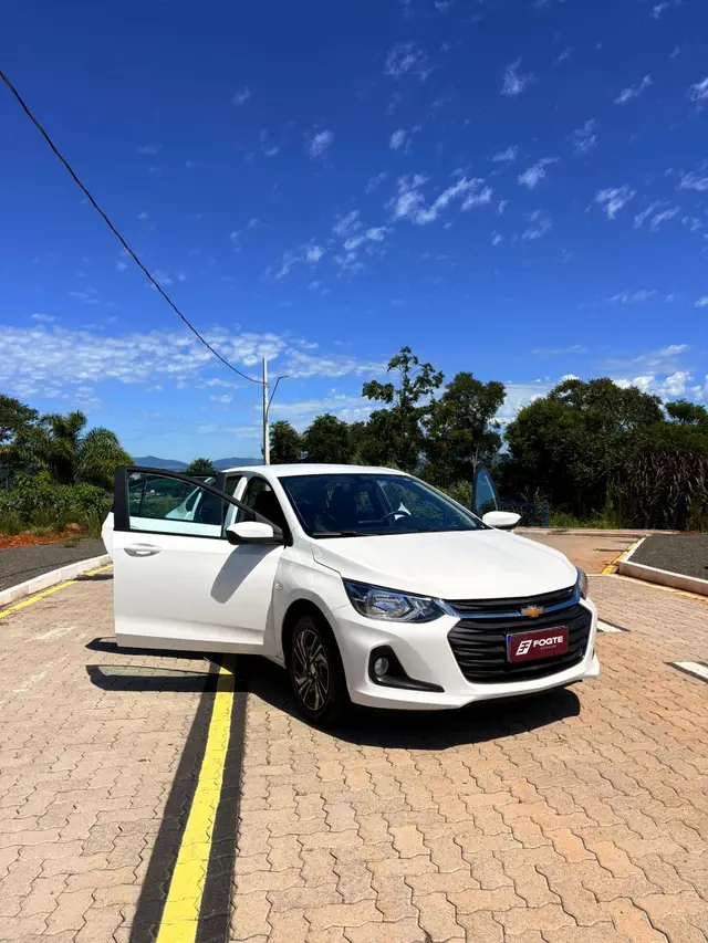 Carro Chevrolet Onix Plus 2025 LT 1.0