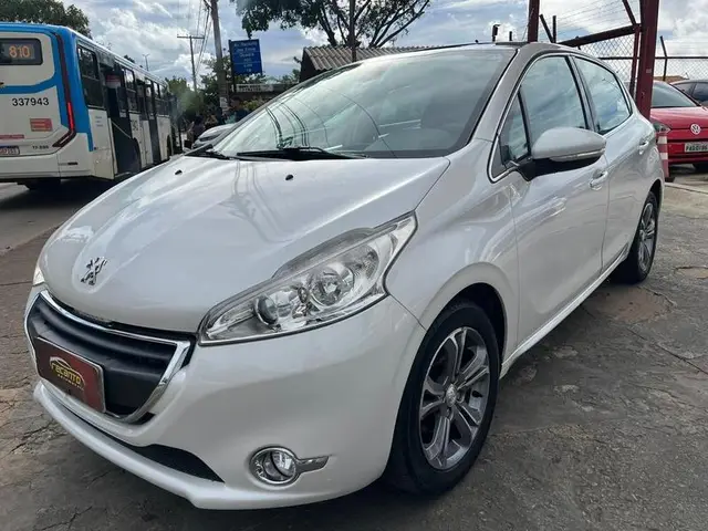 Carro Peugeot 208 2014 Griffe 1.6 16V (Flex)