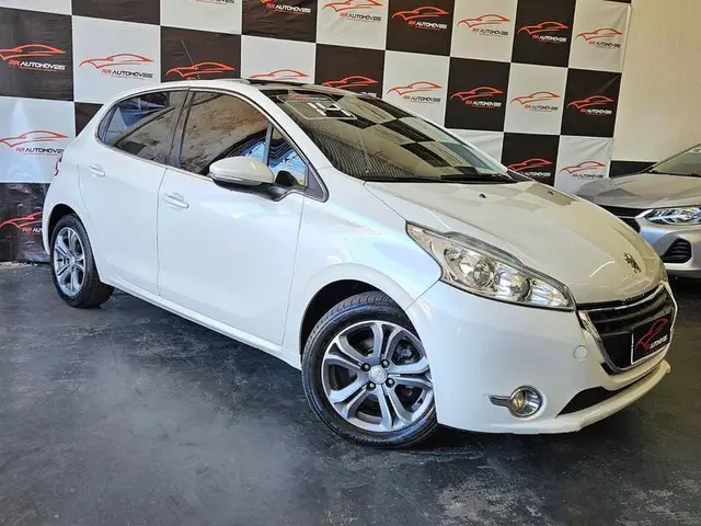 Carro Peugeot 208 2014 Griffe 1.6 16V (Flex)