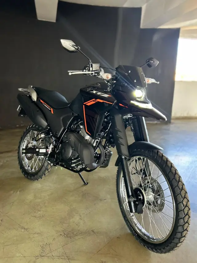 Moto Yamaha XTZ 250 Lander 2026 Connected