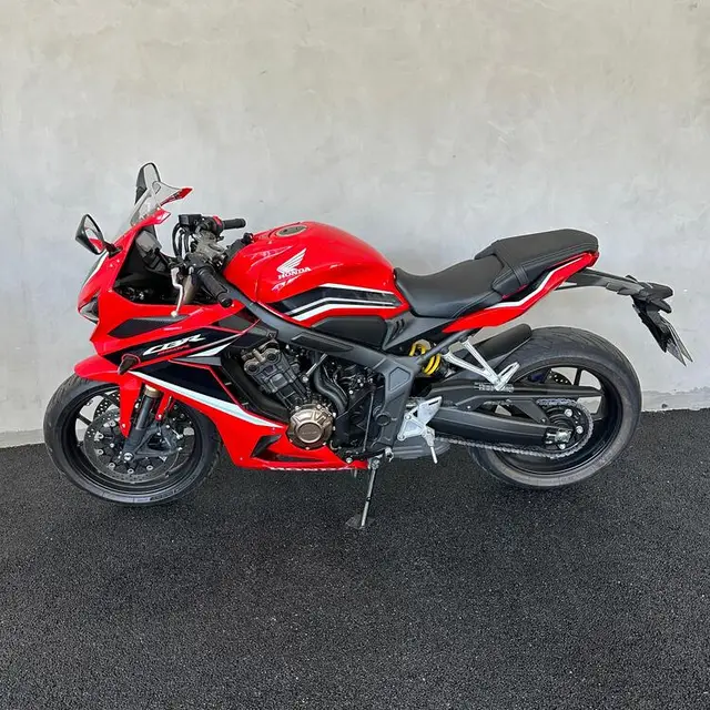 Moto Honda CB 650R 2023 (ABS)