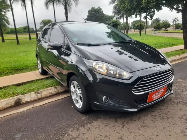 Carro Ford Fiesta Sedan 2017 SEL 1.6