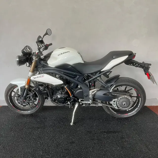 Moto Triumph Speed Triple 2013 1050i (ABS)