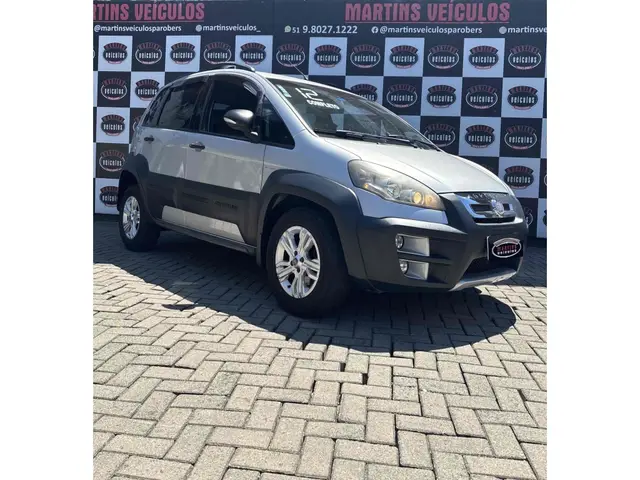Carro Fiat Idea 2012 Adventure 1.8 16V E.TorQ (Flex)