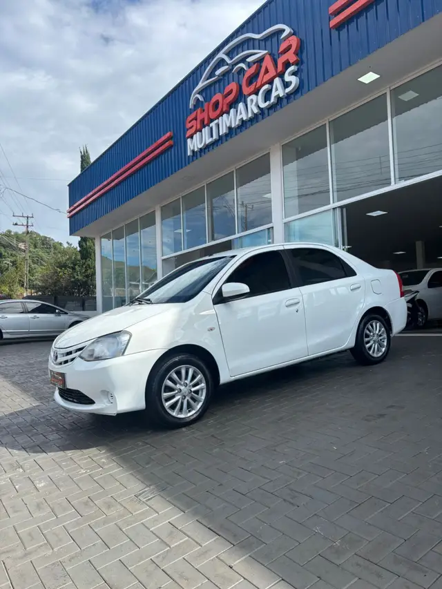Carro Toyota Etios 2014 XLS 1.5 (Flex)