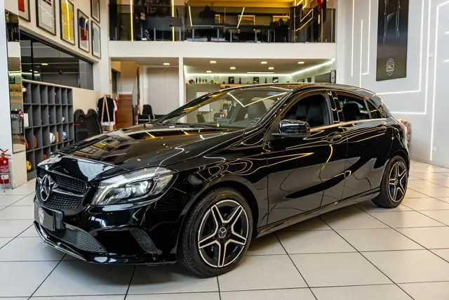 Carro Mercedes-Benz Classe A  2016 200 1.6 Turbo FlexFuel DCT