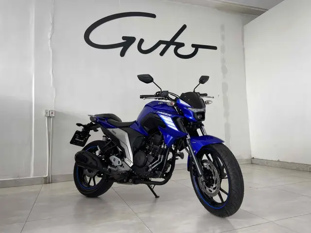 Moto Yamaha Fazer FZ25 2023 Capitã Marvel