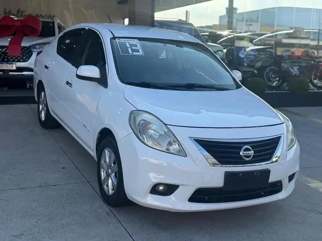 Carro Nissan Versa 2013 1.6 16V SL (Flex)