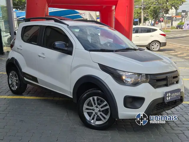 Carro Fiat Mobi 2024 Trekking 1.0