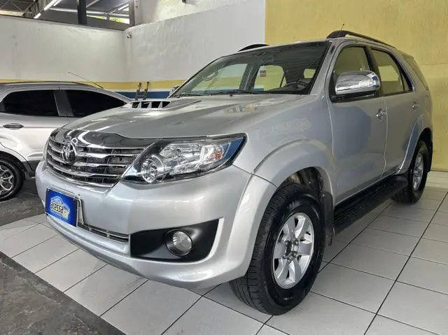 Carro Toyota Hilux SW4 2015 SRV 4x4 3.0 Turbo  (aut)