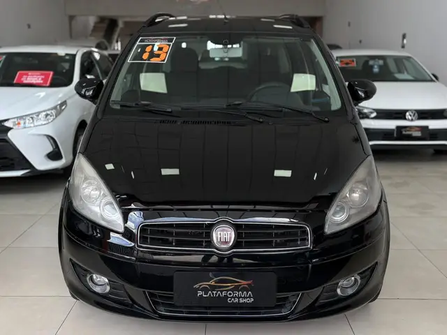 Carro Fiat Idea 2013 Attractive 1.4 8V (Flex)