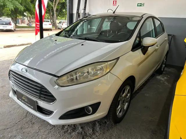 Carro Ford Fiesta Hatch 2014 1.6 (Aut.)