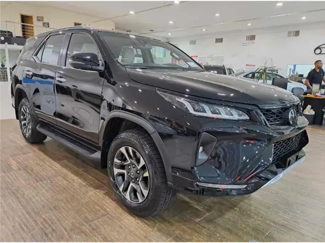 Carro Toyota SW4 2025 Diamond  2.8 Turbodiesel 4x4 (Aut.)