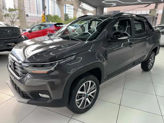 Carro Fiat Strada 2026 Volcano CD 1.3 MT