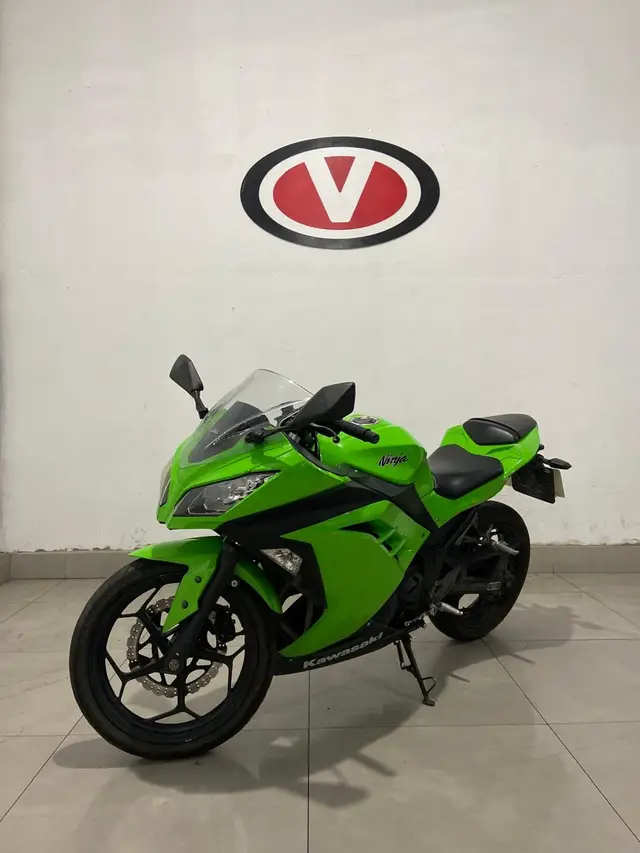 Moto Kawasaki Ninja 2014 300