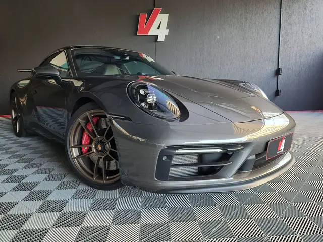 Carro Porsche 911 2023 GTS Coupe 3.0 (992)