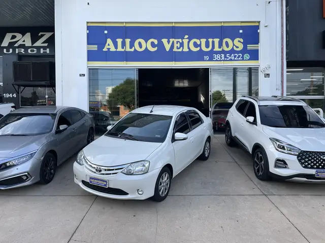 Carro Toyota Etios Sedan 2017 XLS 1.5 (Aut) (Flex)