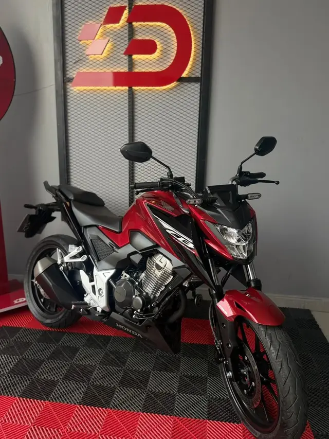 Moto Honda CB 300F Twister 2025 (ABS)