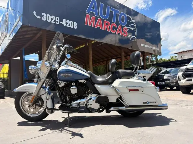 Moto Harley-Davidson Road King 2015 ROAD KING CLASSIC  FLHRC/ CUSTOM FLHRSI