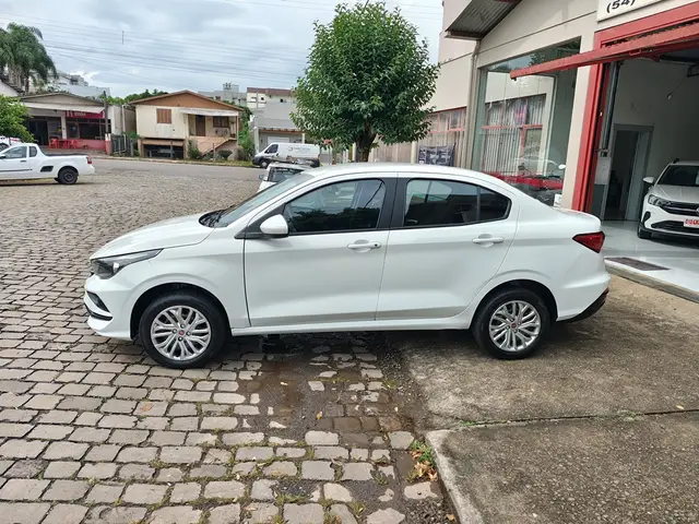 Carro Fiat Cronos 2024 Drive 1.3 (Aut.)