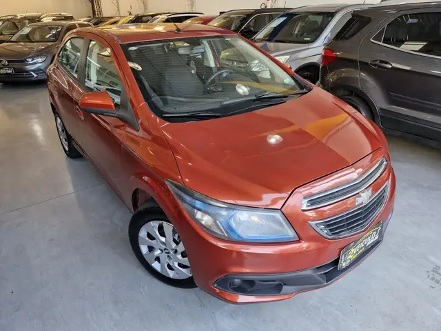 Carro Chevrolet Onix 2013 1.4 LT SPE/4