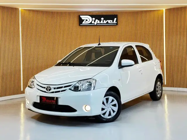 Carro Toyota Etios 2017 X 1.3 (Flex)