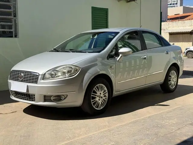 Carro Fiat Linea 2010 HLX 1.9 16V Dualogic (Flex)
