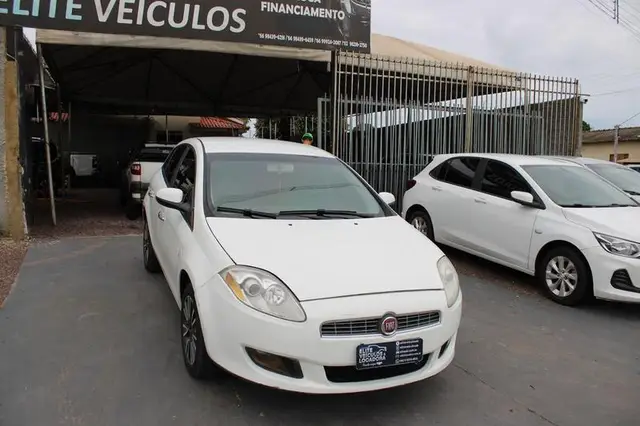Carro Fiat Bravo 2014 Absolute 1.8 16V Dualogic (Flex)