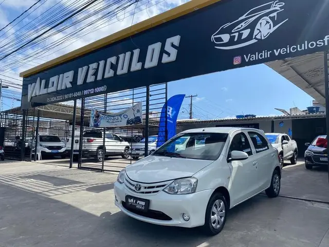 Carro Toyota Etios 2016 X 1.3 (Flex)
