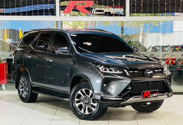 Carro Toyota SW4 2022 Diamond  2.8 turbodiesel 7L 4x4 (Aut)