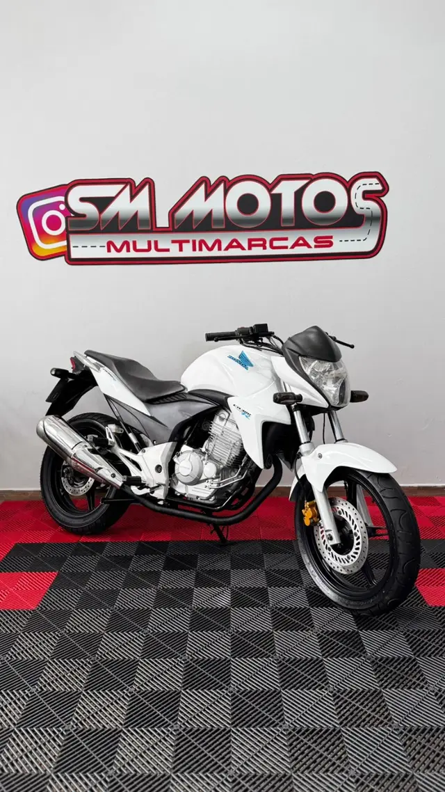 Moto Honda CB 300R 2014 Standard