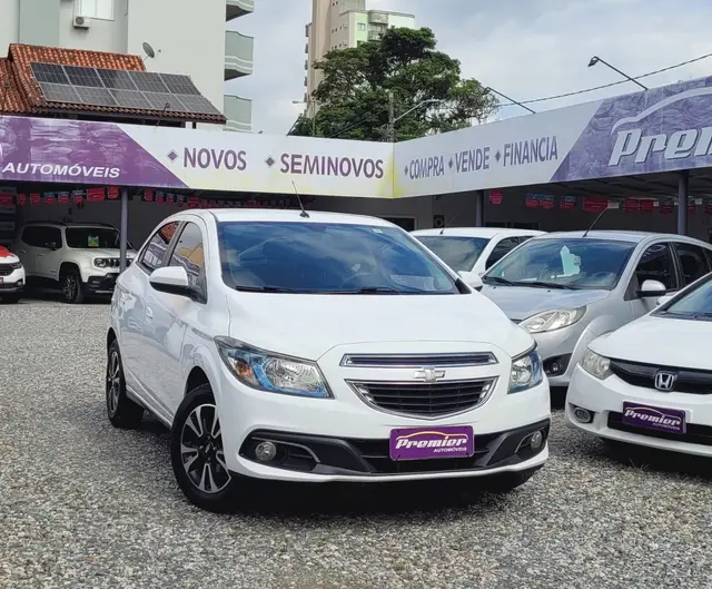Carro Chevrolet Onix 2014 HATCH LTZ 1.4 8V FlexPower 5p Mec.