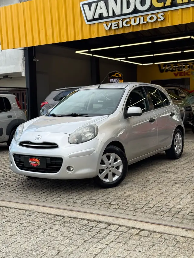 Carro Nissan March 2013 1.6 16V SV (Flex)