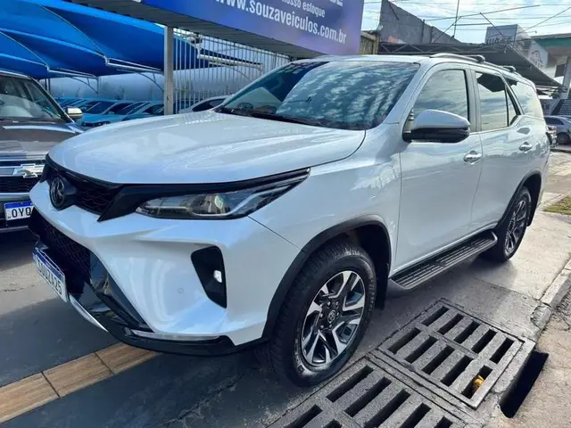 Carro Toyota Hilux SW4 2024 SRX Plat. 4x4 2.8 TB Diesel Automatico.