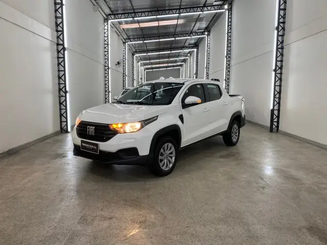 Carro Fiat Strada 2025 Volcano 1.3 Flex 8V CD Aut.