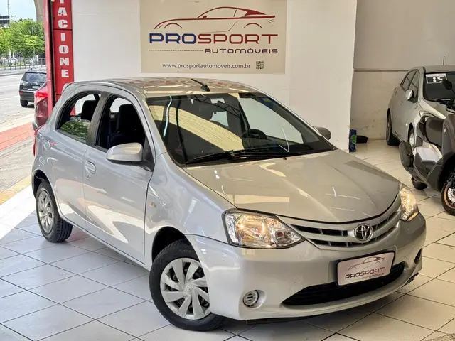 Carro Toyota Etios Sedan 2017 XS 1.5 (Aut) (Flex)