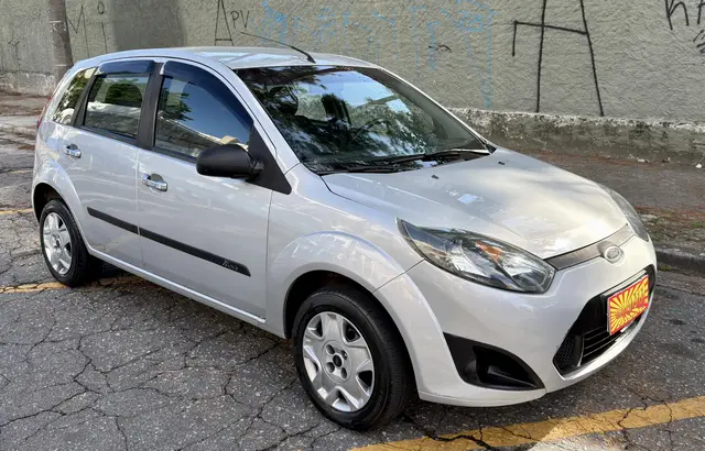 Carro Ford Fiesta Hatch 2013 Rocam 1.0 (Flex)