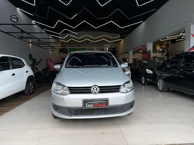 Carro Volkswagen Fox 2014 1.0 TEC (Flex) 2p