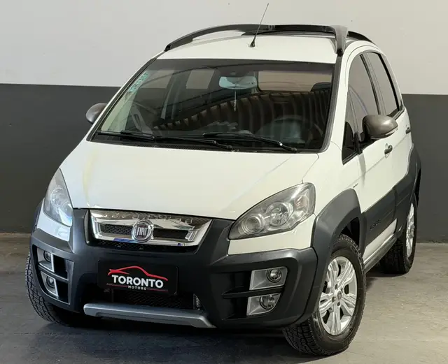 Carro Fiat Idea 2013 Adventure 1.8 16V Dualogic (Flex)
