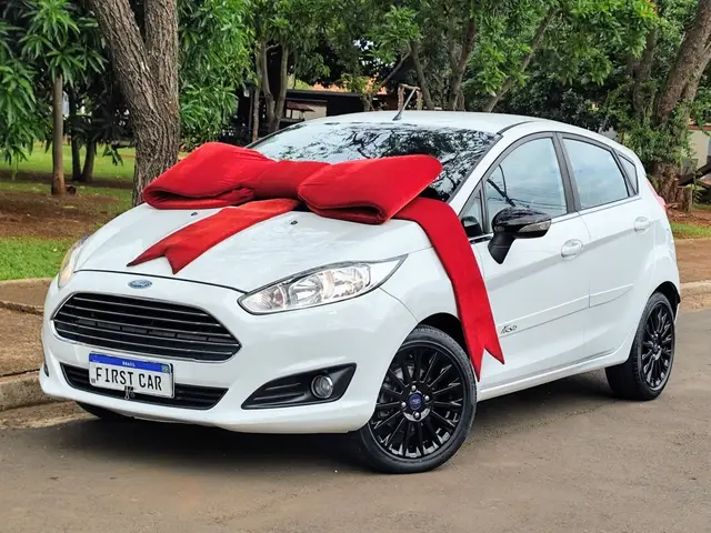 Carro Ford New Fiesta Sedan 2014 1.6 Titanium (Flex)
