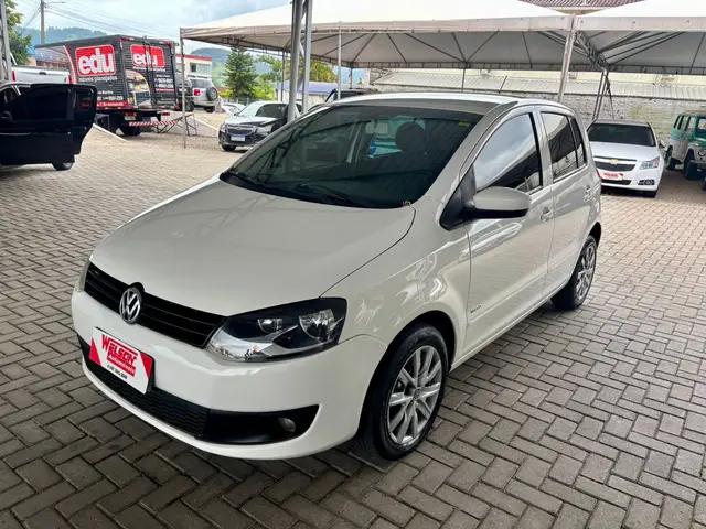 Carro Volkswagen Fox 2011 1.0 TEC (Flex) 2p