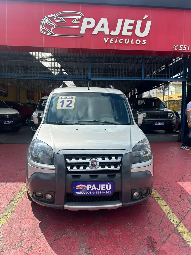 Carro Fiat Doblò 2012 Adventure 1.8 16V (Flex)