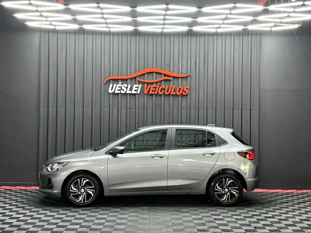 Carro Chevrolet Onix 2022 LT 1.0