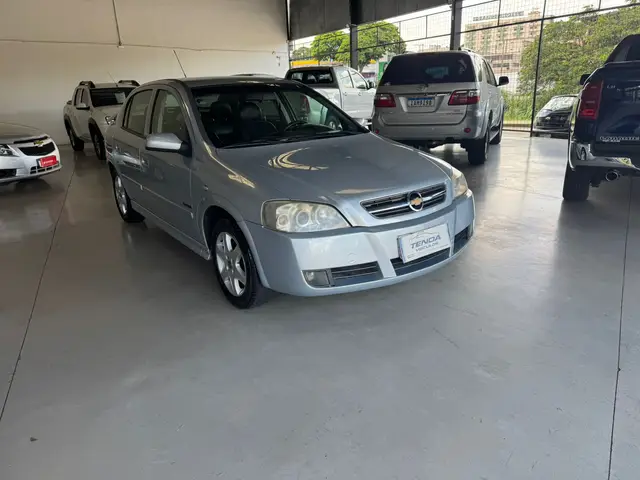Carro Chevrolet Astra Hatch 2008 Advantage 2.0 (Flex)