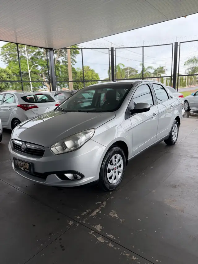 Carro Fiat Grand Siena 2013 Evo Attractive 1.4 8V (Flex)