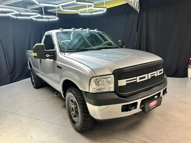 Carro Ford F-250 2011 XLT 4x4 3.9 (Cab Simples)